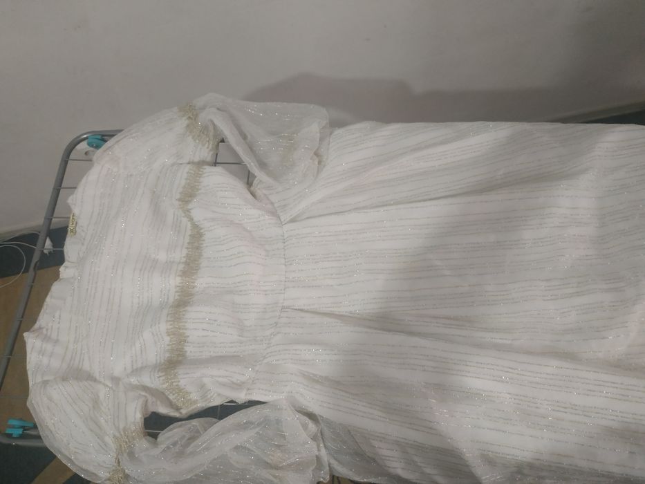 Продам шикарное Платье +подарок