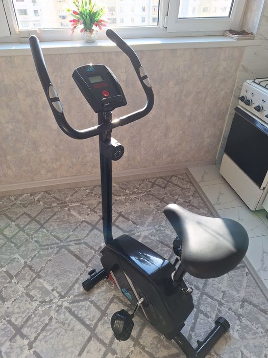 Велотренажер сотилади
