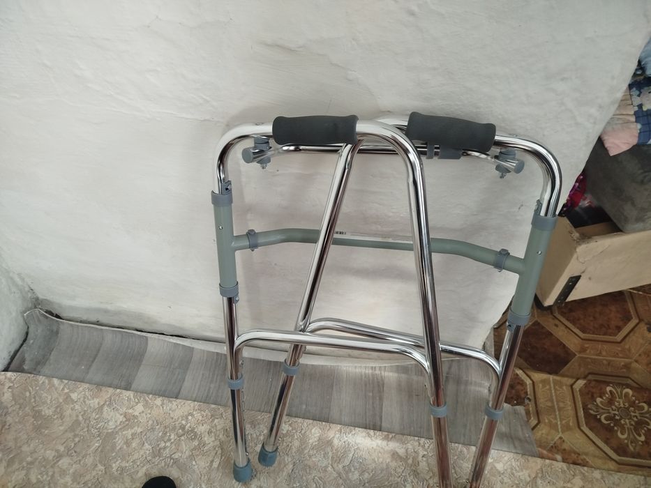 Продам ходунки  в отличном состоянии