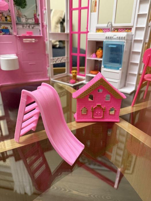 Къща за кукли Barbie с подаръци