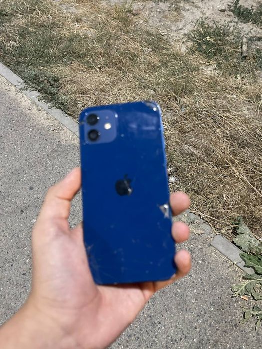Iphone 12.
