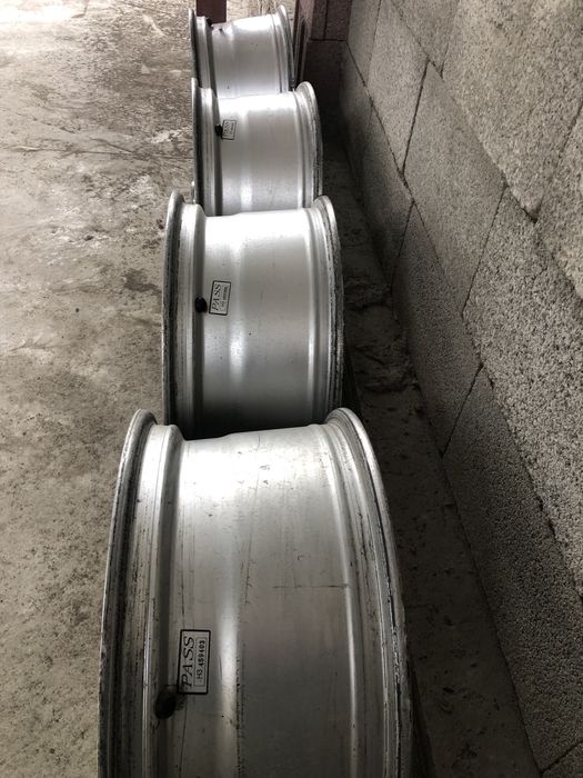 Диски R17.  Крепеж 5,150 Лексус