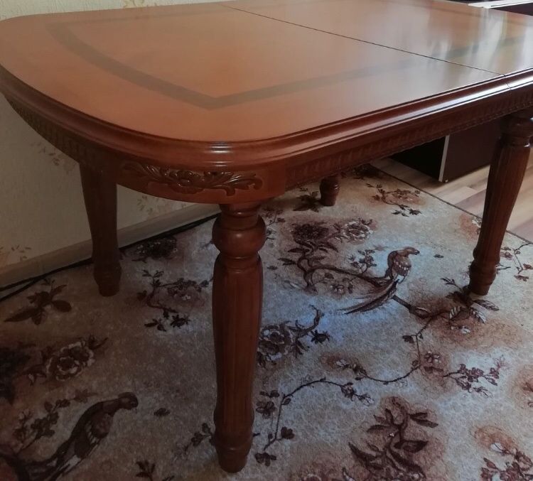 Продам стол натуральный дуб