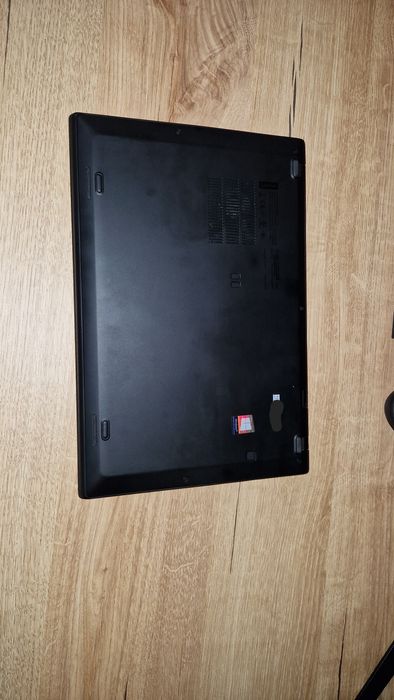 Lenovo Thinkpad X1 carbon 6th gen i5 8250u