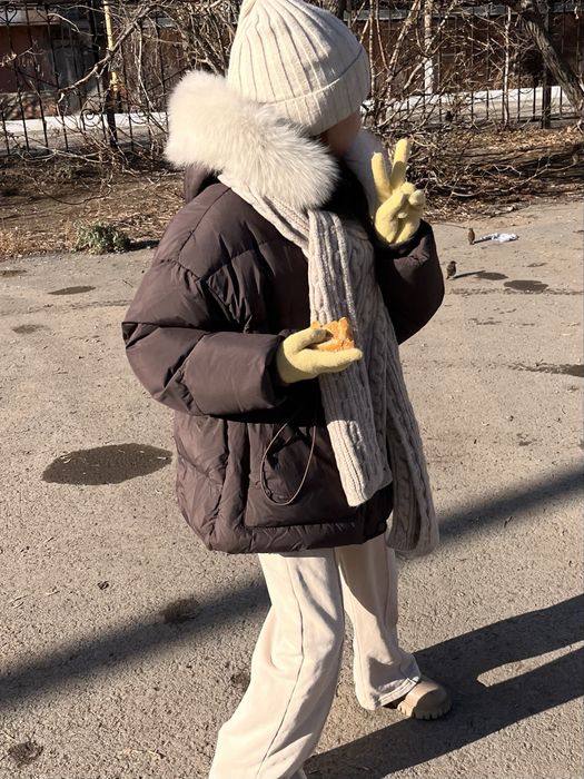 Продам куртку для девочки