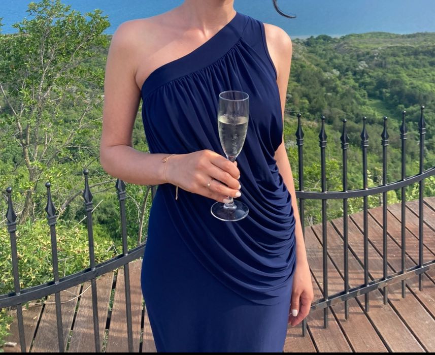 Тъмно синя дълга рокля