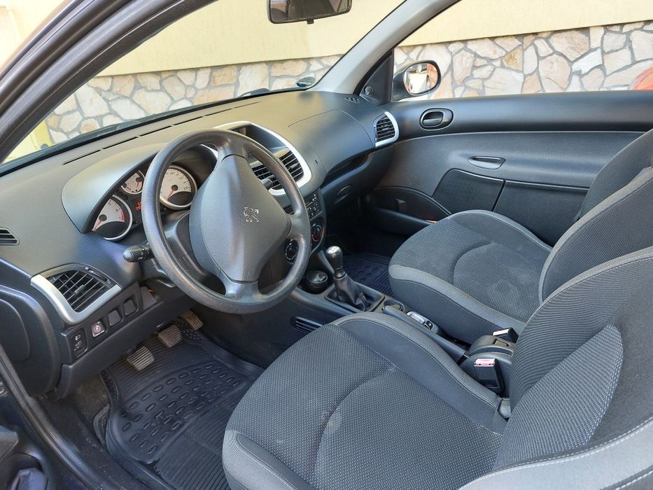 Peugeot 206+ 1.1 benzina cu AC