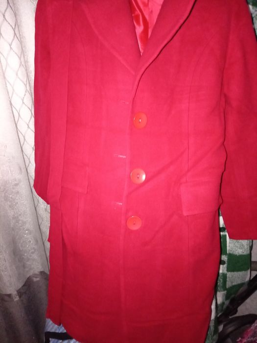 Пальто женские 48 р