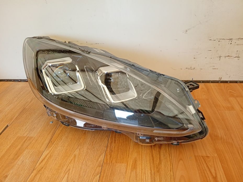 Far dreapta Ford Kuga 3  LV4B-13W029-AK/LV4B-13E016 -AH