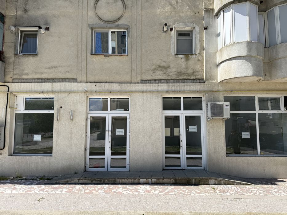 Chirie Spatiu Comercial zona MB