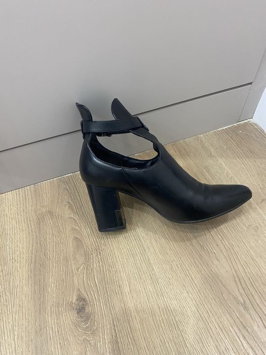 Продам женские ботильоны