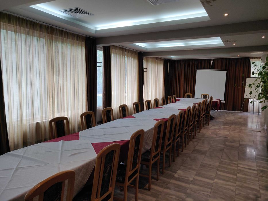 Продава се Хотел в с. Старозагорски бани, Област Стара Загора - 1700 кв.м за 589 €/кв.м - Снимка #9