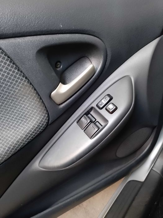 Toyota Yaris 1.3 Климатик тойота ярис