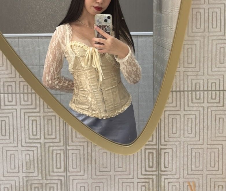 Корсет женский бежевый.В s размере