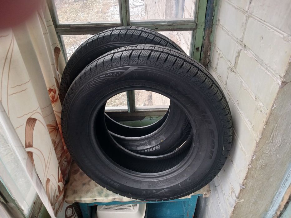 Продам две шины по 20.000