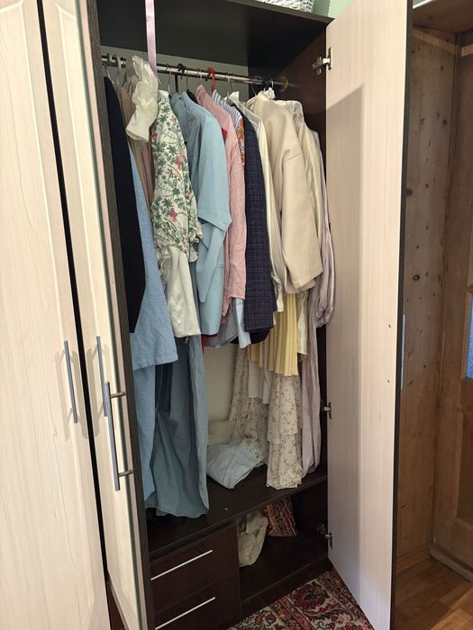 Продам б/у шкаф для одежды и вещей