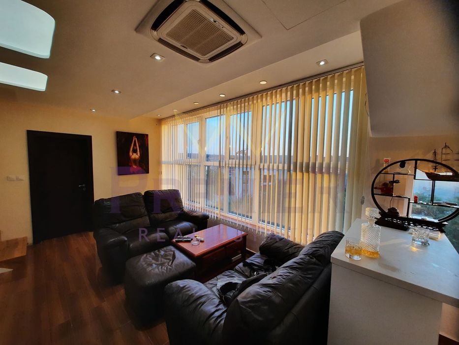 Продава се Тристаен апартамент в Варна, Бизнес хотел - 105 кв.м за 2016 €/кв.м - Снимка #1