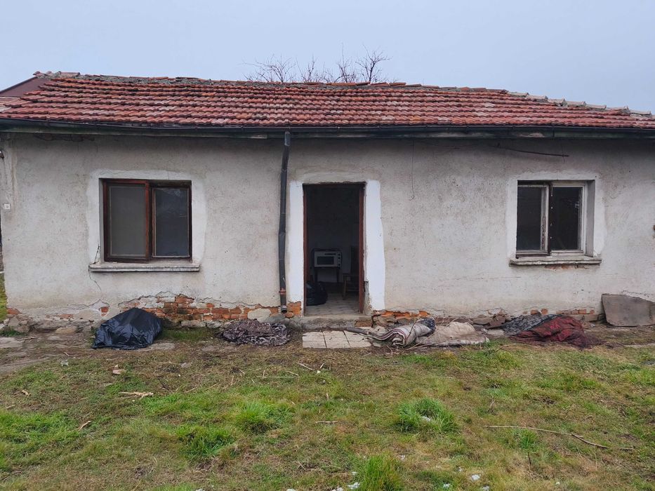 къща, Костенец,  РЗП 75м2 , двор 902 м2 , двоен гараж и къща за гости