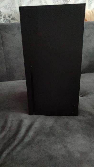 Продам хбокс сериес х на 1тб