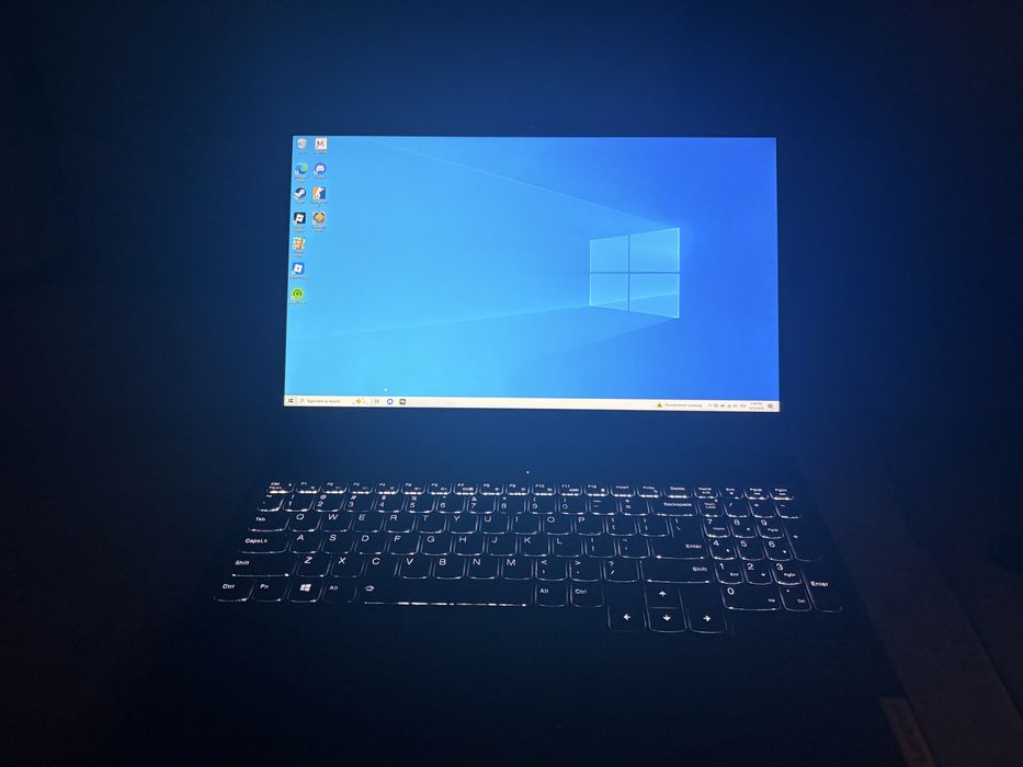 Laptop impecabil lenovo idea pad 3 nu fac livrari ca nu am cutia