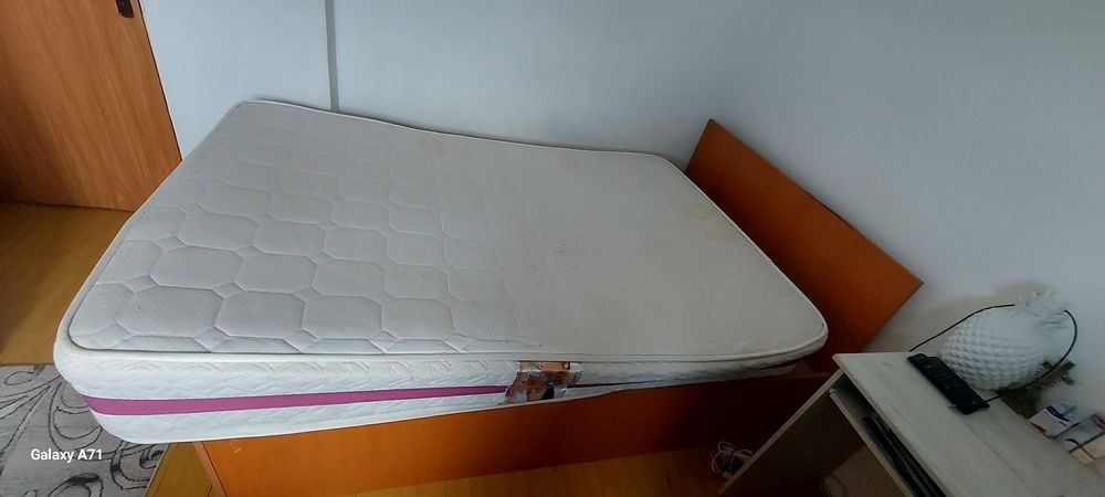 Pat de vanzare pentru  dormitor