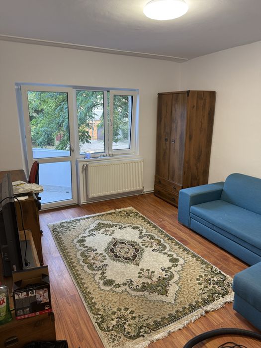 Inchiriez garsoniera