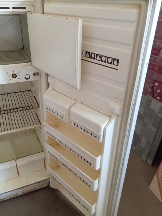 Холодильник  сотилади холати яхши яхши ишлиди