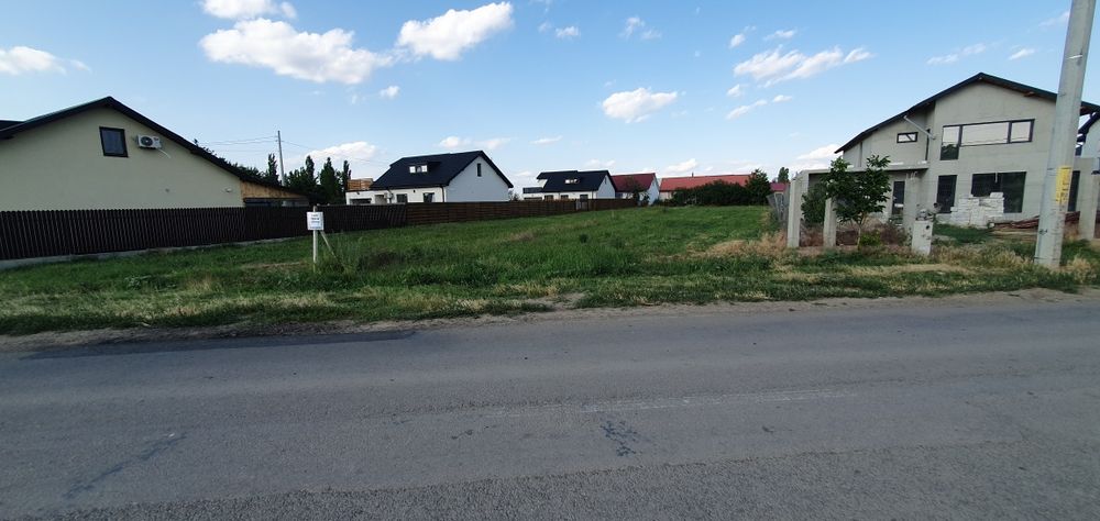 Vand teren intravilan 750 mp,Vanatori, toate utilitatile