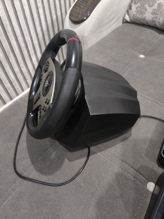 Игровой руль для компьютера