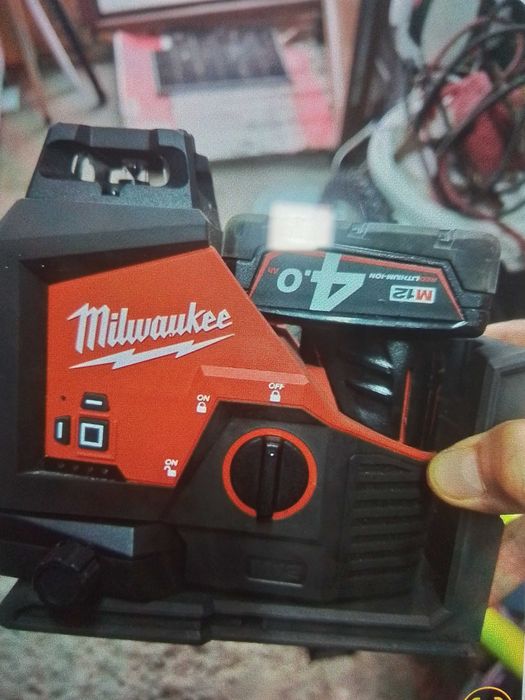 Laser milwaukee 360 grade M12   3PL.  Preț fix