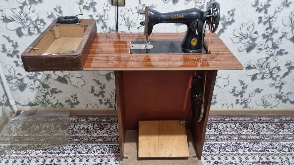 Ножная швейная машина в столе | Ishchi tikuv mashinasi