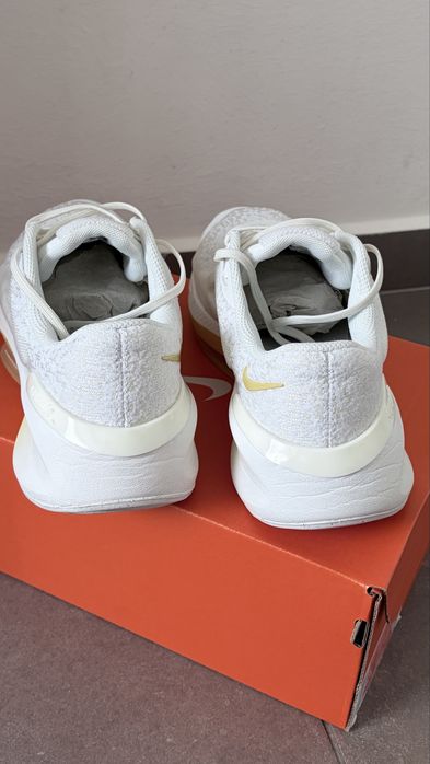 Nike Versair бял/златист 39