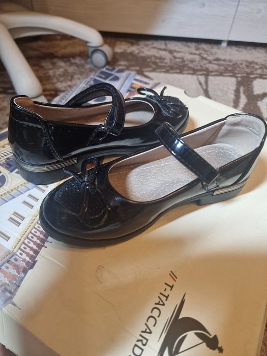 Туфли лакированные 28 размер