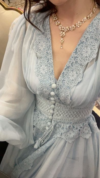 Вечернее платье голубое