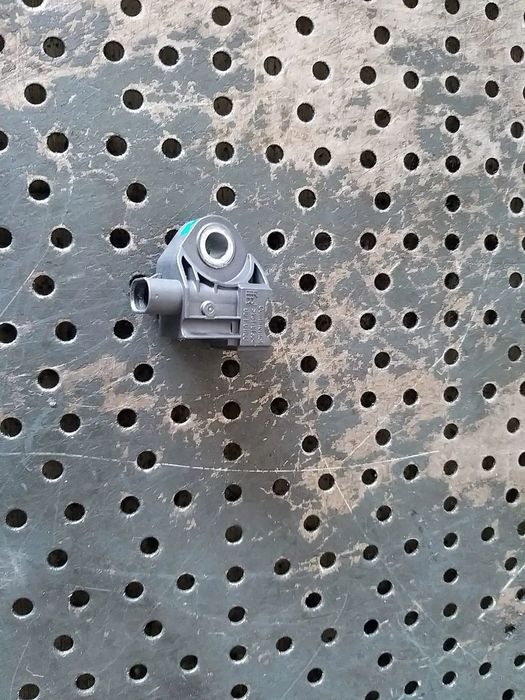 Senzor impact citroen c5 aircross 9810452480