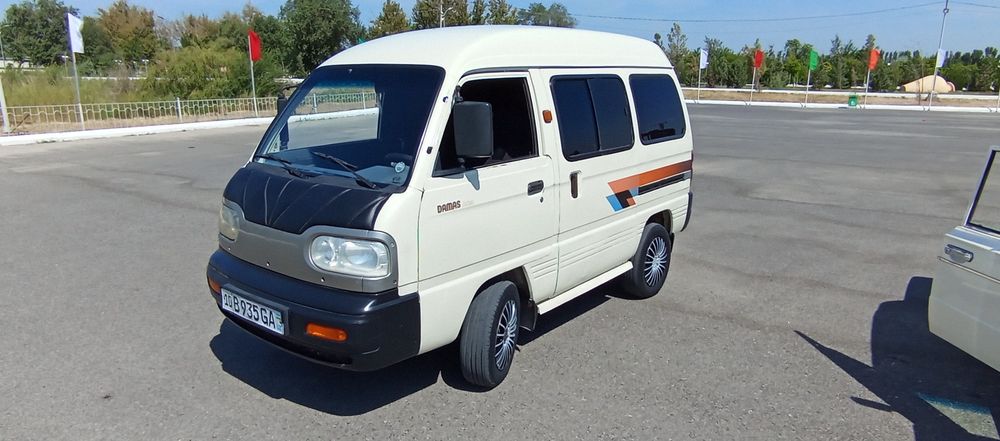 Damas 2006 yil rangi oq