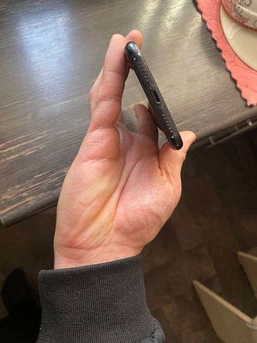 XR айфон 256 в идеале