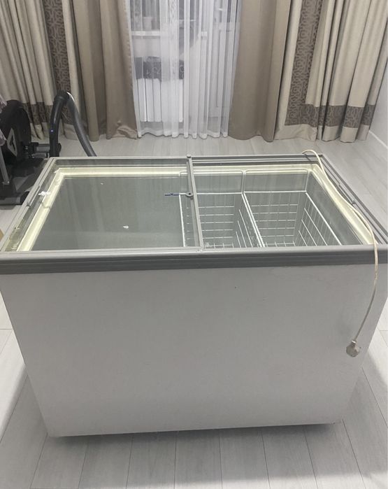 Холодильник витринный