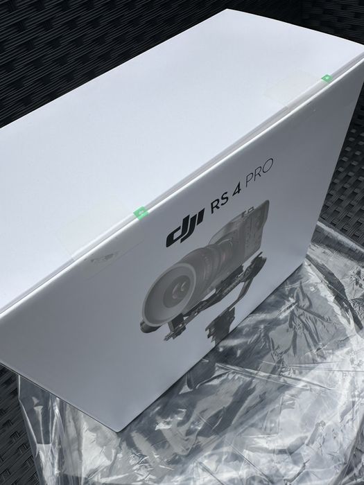 Чисто Нов Стабилизатор DJI RS 4 PRO 3 оси Gimbal