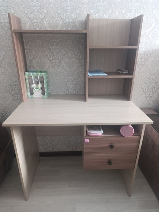 Продам школьный стол