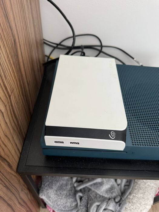 Pachet Complet Xbox One S Editie Speciala + HDD 1TB + 6 Jocuri