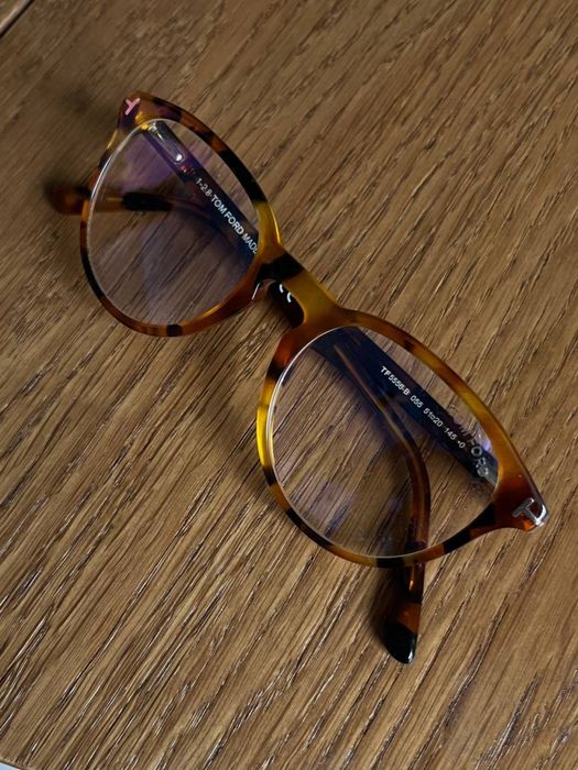 Срочно продам оригинальные очки Tom Ford