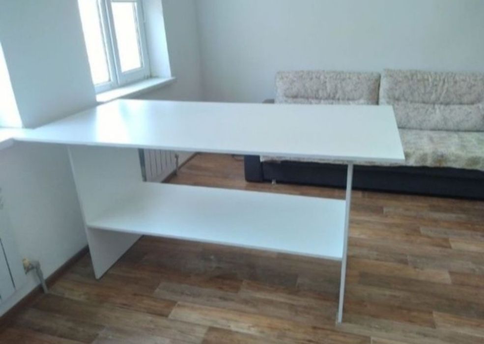 Продается стол офисный