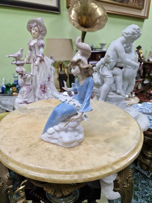 Рядка антикварна колекционерска порцеланова фигура Llardo