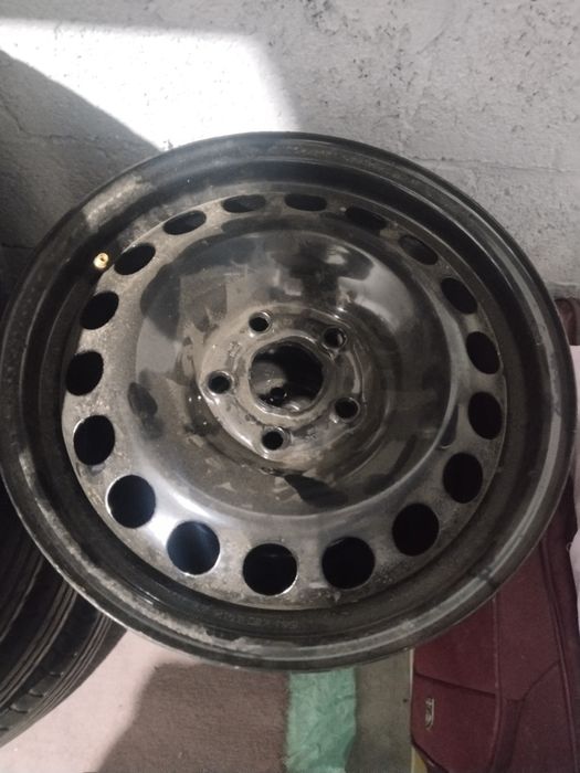 Продам диски на 15 и шины