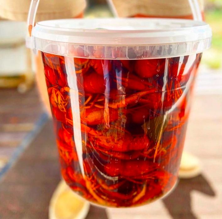 Краб камчатский,краб волосатик,клешни краба,живые раки