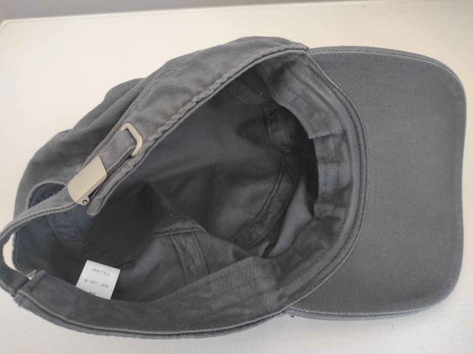 Мъжка шапка с козирка