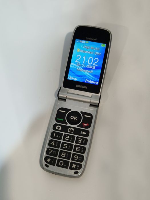 Telefon cu clapeta cu încărcător