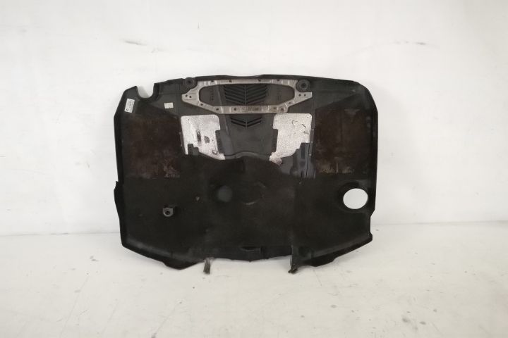 Оригинален Капак На Двигател В Добро Състояние 3.0 Дизел TDI V6 Мерцед