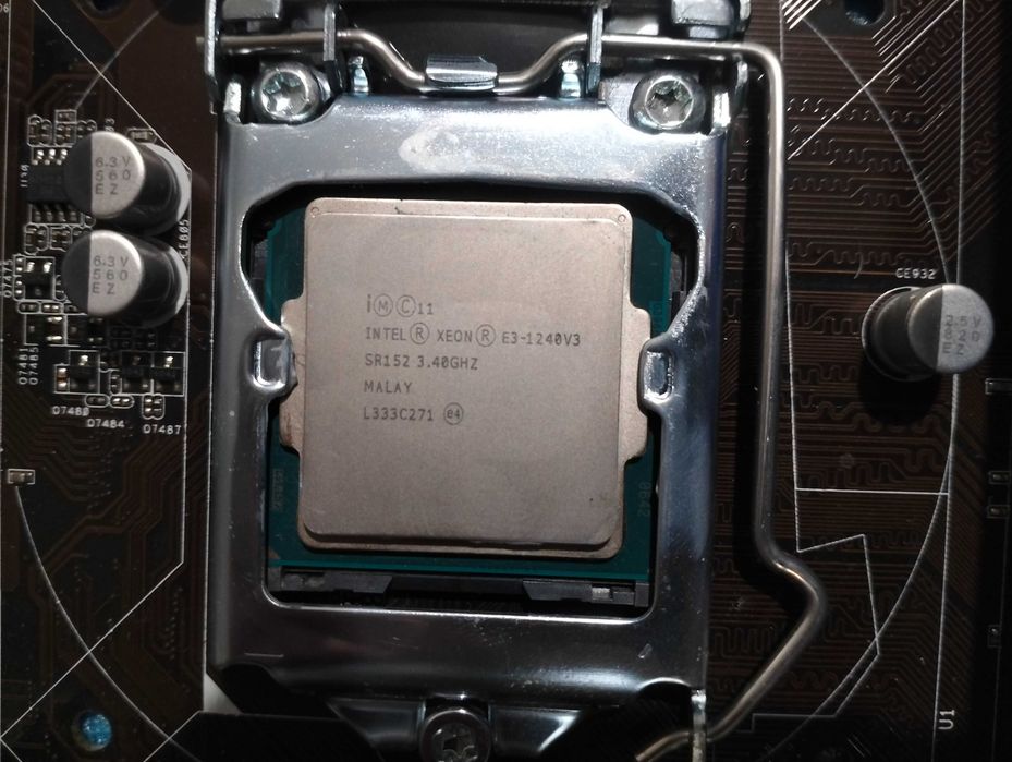 Procesor Intel Xeon socket 1150 E3 1240 v3 (echivalent i7 4770)